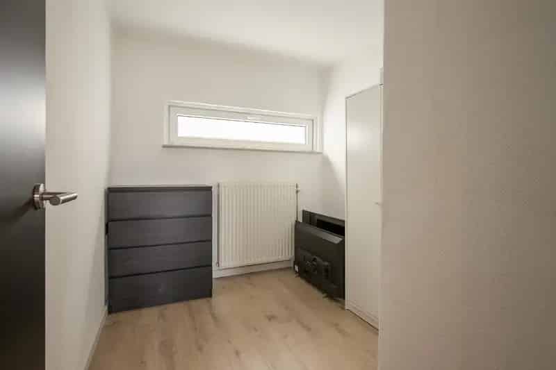 Halfvrijstaand huis Landgraaf 4 slaapkamers garage tuin zonnepanelen
