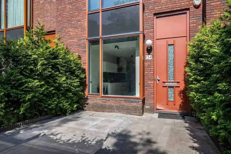 Ruime 5 Slaapkamers Tussenwoning Den Haag Moerwijk