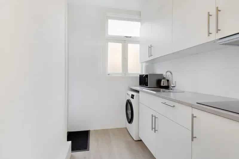 Lichtrijk 2-Kamer Appartement Charlois Nabij Zuidplein