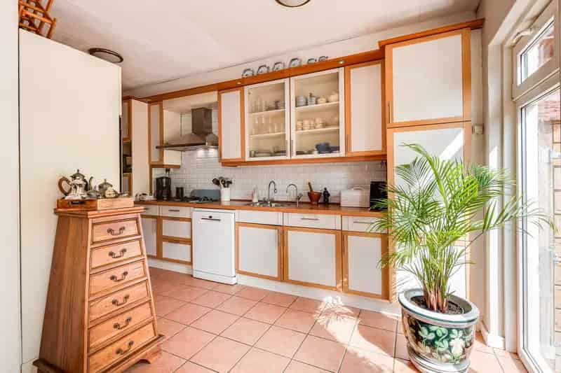 Huis te koop Vijverlaan Vreeland: Ruime gezinswoning met 4 slaapkamers