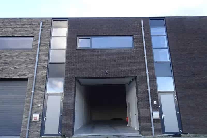 Bedrijfshal Uithoorn te huur 195m2