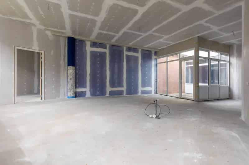 Luxe appartement Sittard nabij station met patio en parkeerplaats