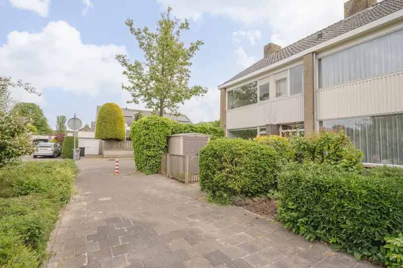 Huis te koop Wassenaar: 5 slaapkamers, zonnige tuin