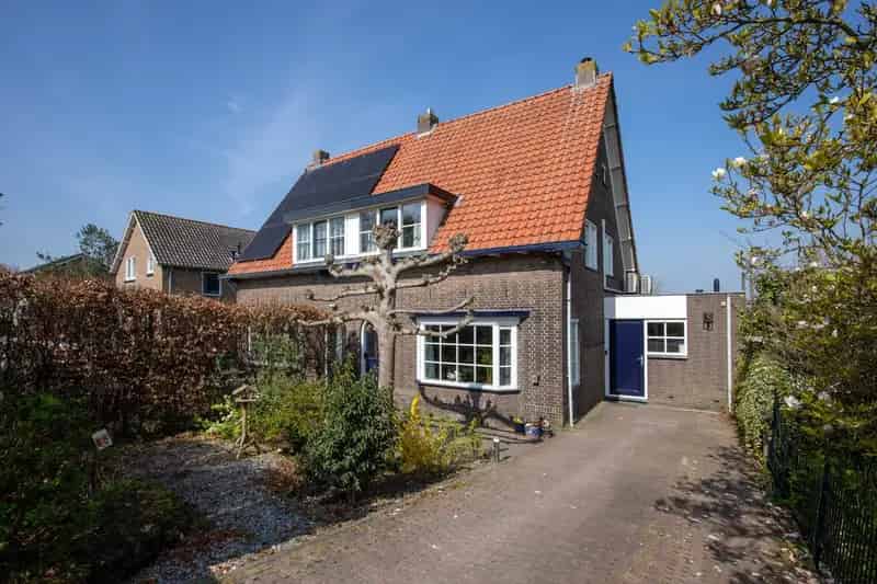 Jaren 30 woning te koop Aalsmeer Ruime gezinswoning met uitbouw