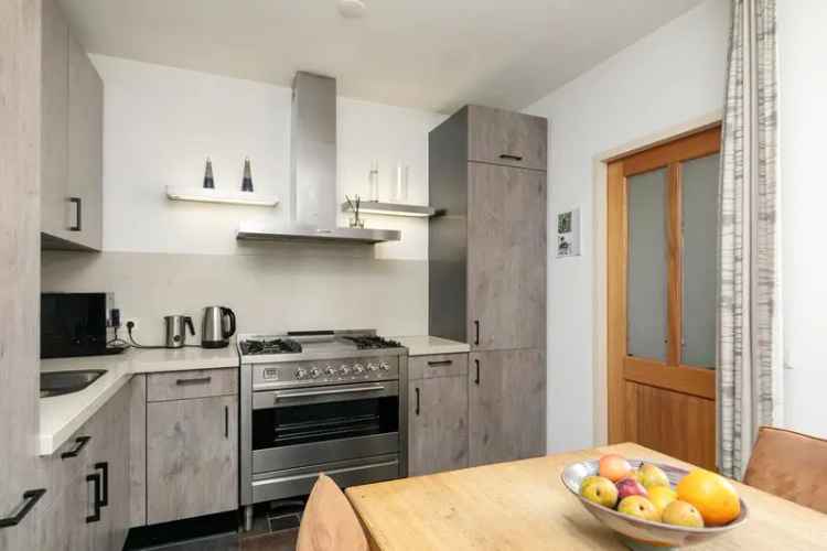 Tussenwoning Tilburg Hoefstraat - 2 slaapkamers - Moderne keuken