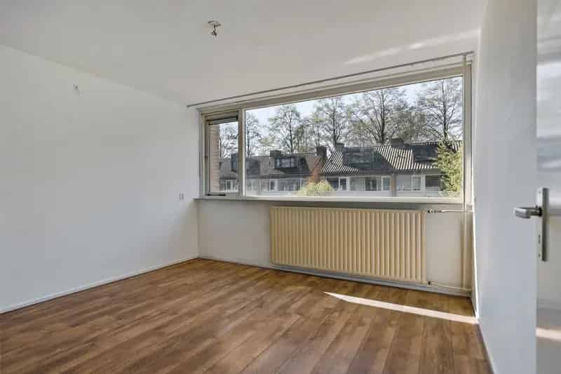 Ruime 4 Slaapkamers Tussenwoning Ijpelaar Breda
