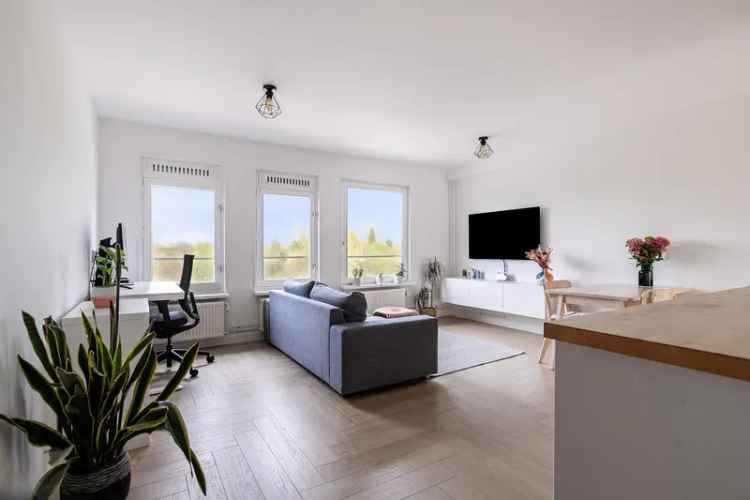 Fijn appartement Amsterdam Vierde Verdieping Ruim Uitzicht