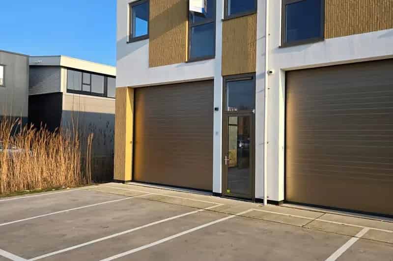 Bedrijfshal te huur Nieuwerkerk aan den IJssel 121m2