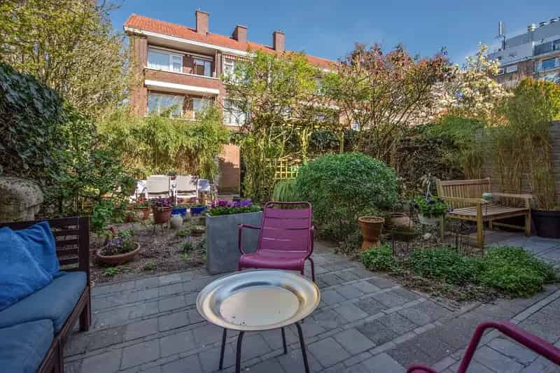 Huis te koop Den Haag: Ruime 6-slaapkamers woning met tuin nabij strand