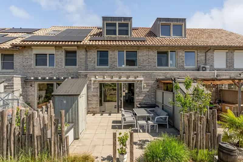 Huis te koop Almere Duin 4 slaapkamers 132m2 tuin zuidwesten