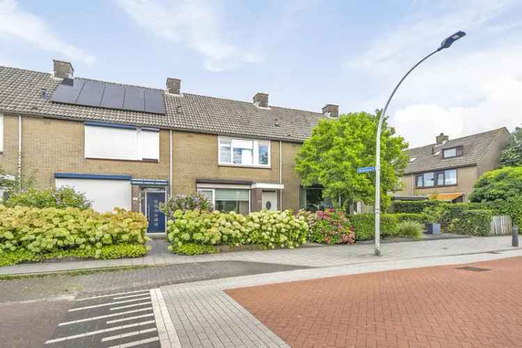 Eengezinswoning Te Koop in Strijen, Zuid-Holland