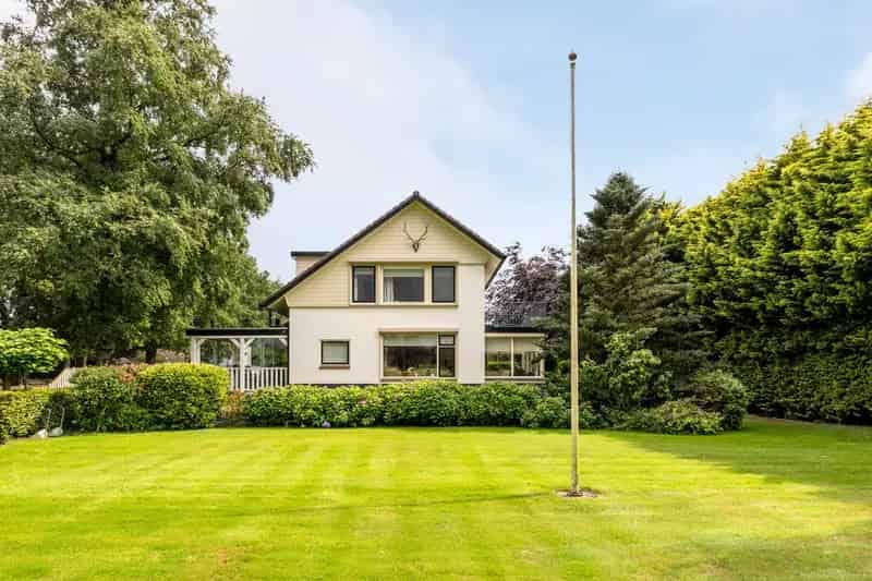 Vrijstaande woning Uddel 9880m2 grond paardenliefhebbers