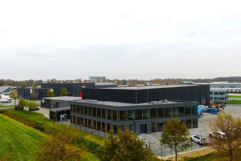 Bedrijfshal Gieten 2000m2 N34  Bovenloopkraan Kantoorruimte