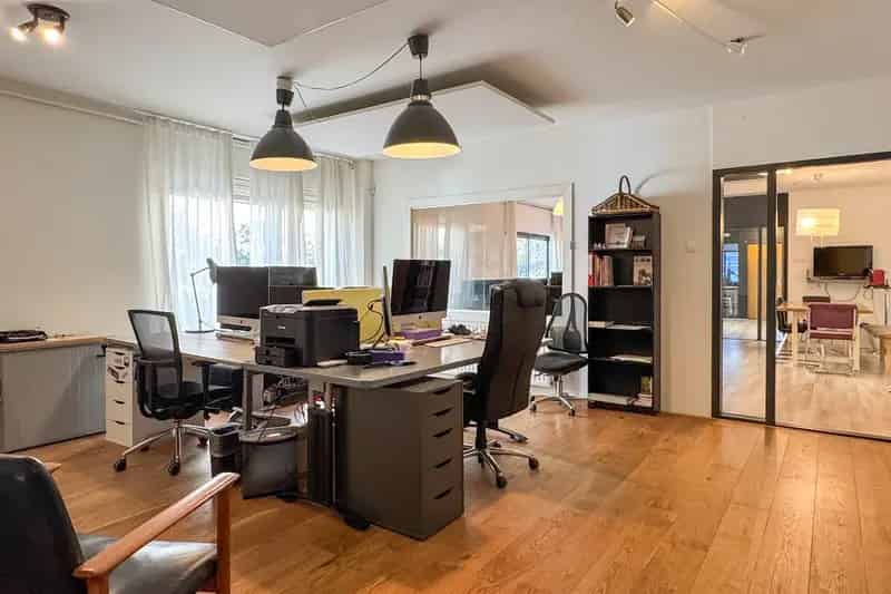 Bedrijfshal te huur Weesp Pampuslaan 166m2