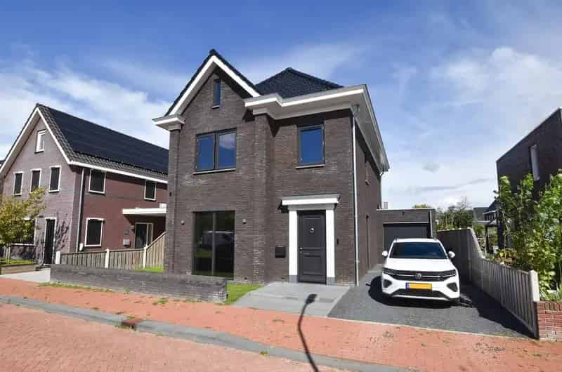 Vrijstaande Villa te Lelystad 3 slaapkamers Luxe badkamer Grote zolder