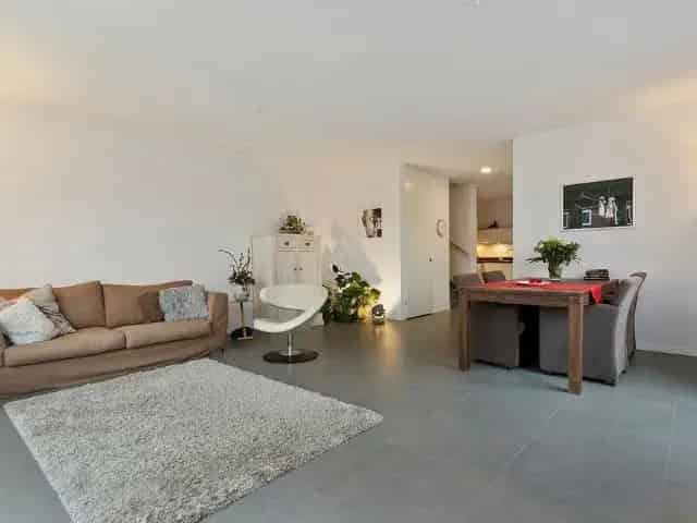 Ruime Familiewoning Schuytgraaf Nabij Winkelcentrum