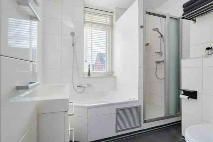 Moderne Tussenwoning Rhoon 4 slaapkamers Nabij Scholen en Winkels