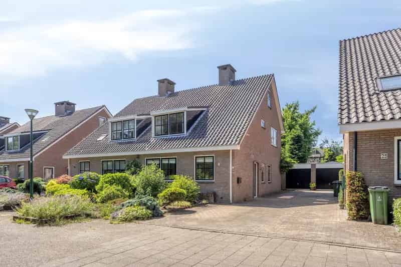 Ruime Tweekapper Veenendaal 158m2 4 slaapkamers Zuidtuin Garage