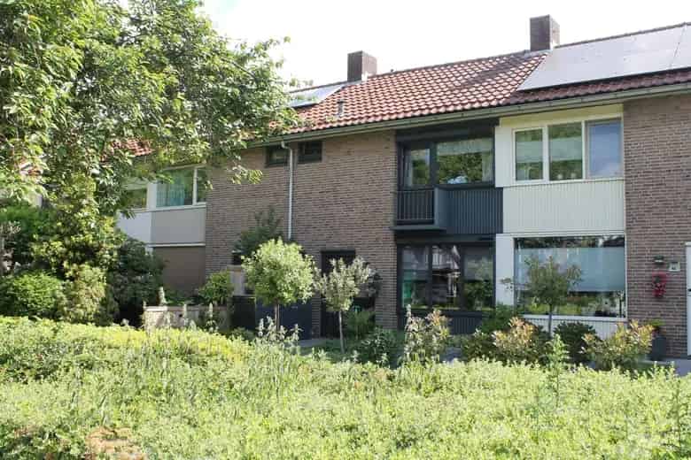 Tussenwoning Veldhoven 3 slaapkamers moderne keuken 8 zonnepanelen