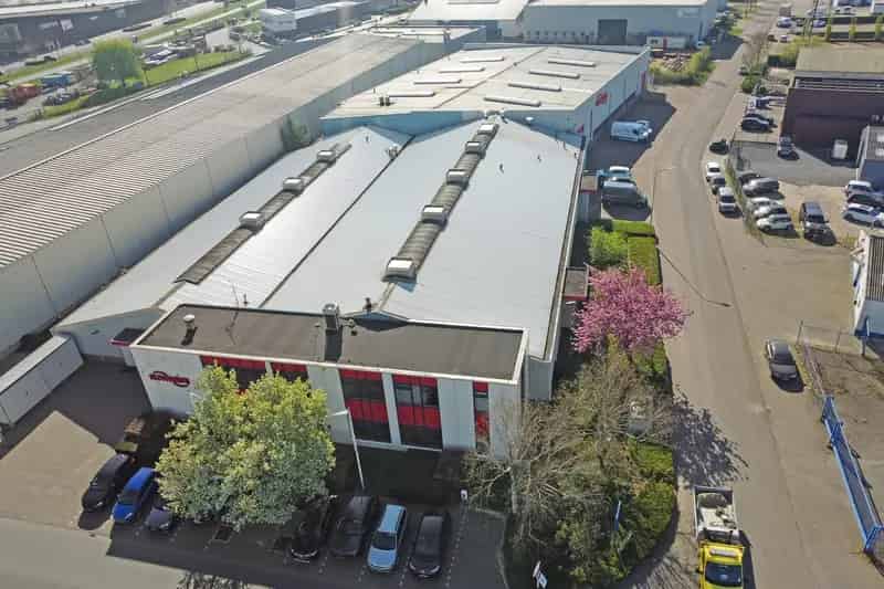 Bedrijfshal te koop Hulst 4200m2 Kantoorruimte Parkeergelegenheid