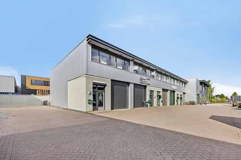 Bedrijfshal te koop Veenendaal 211m² Kantoorruimte Opslag