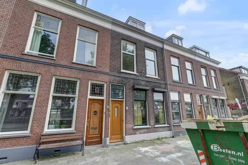 Huis te koop Delft Oostsingel: Opknapper aan de Schie