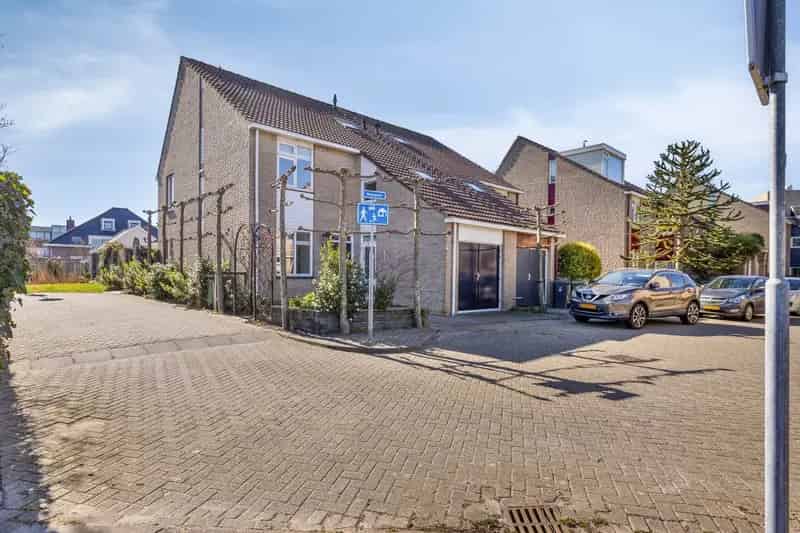 Tweekapper aan het water De Lee 3 slaapkamers ruime zolder