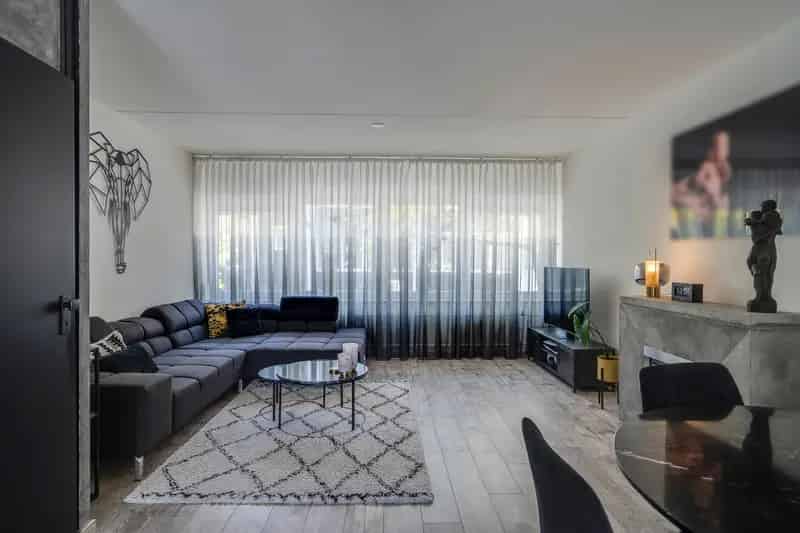 Modern Bovenappartement Geleen Dakterras Instapklaar