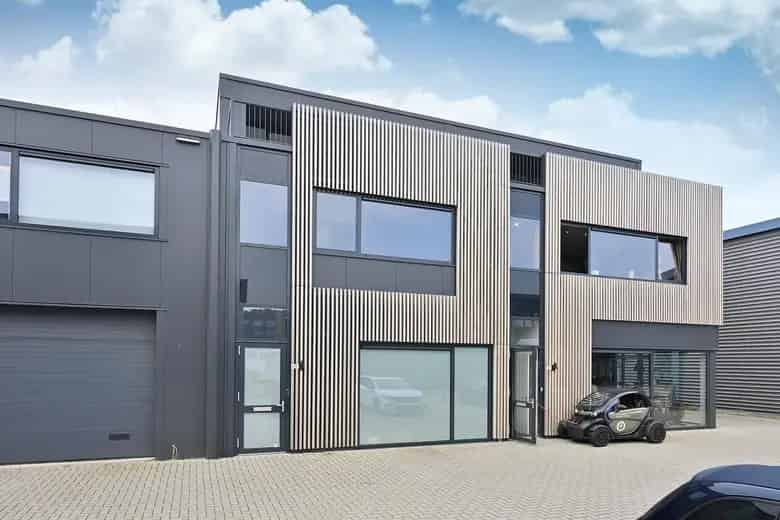 105 m2 Kantoorruimte te Huur Naarden - Dakterras