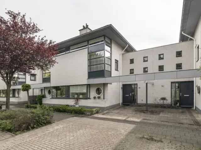 Te Huur: Gemeubileerde 2-onder-1-Kapwoning Bergschenhoek