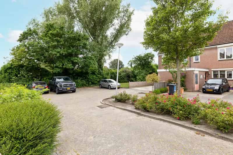 Hoekwoning 4 slaapkamers Rustige straat Moderne badkamer Zonnige tuin