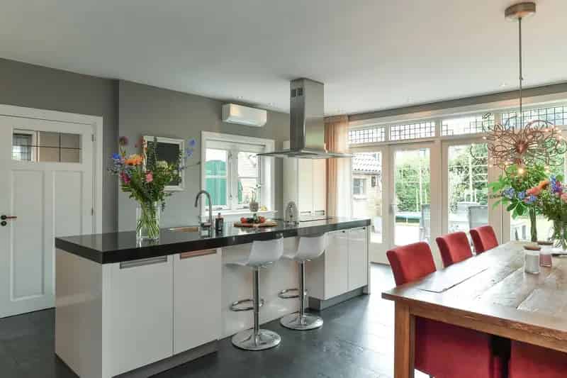 Huis te koop Oosterbeek: Ruime gezinswoning met garage en tuin