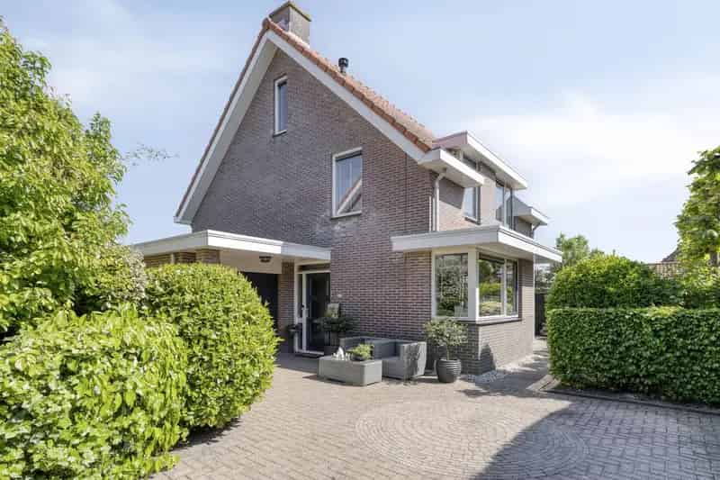 Vrijstaande woning Burgh-Haamstede 4 slaapkamers garage tuin