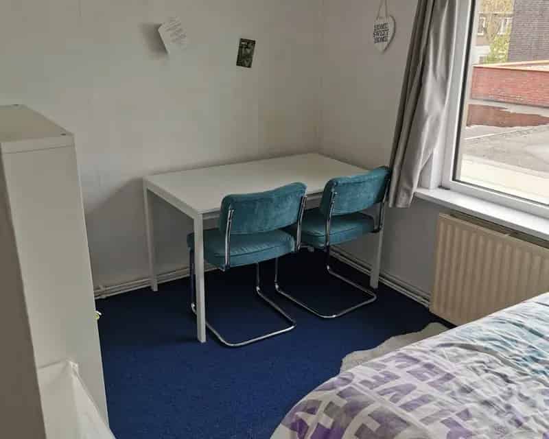 Nette Kamer met Mooi Uitzicht Nabij Universiteit