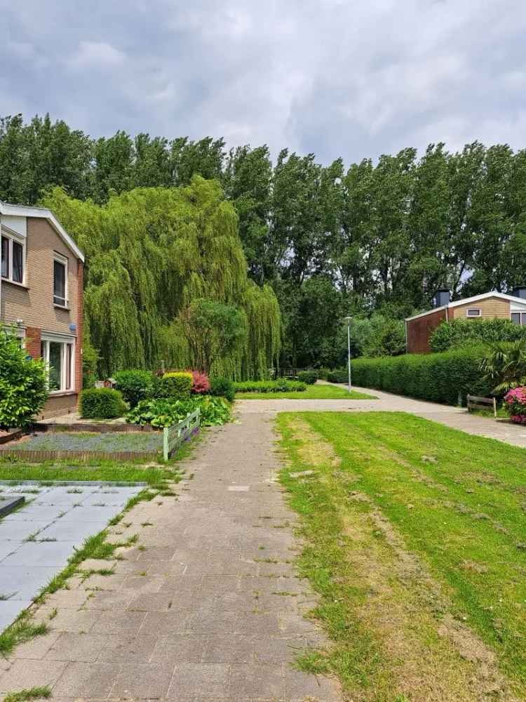 Eengezinswoning Te Huur in Zevenbergen, Noord-Brabant