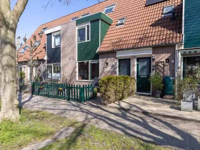 Ruime 5 Slaapkamer Middenwoning te Koop Hoorn