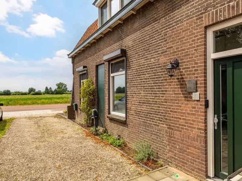 Ruime Tweekapper te Koop in De Hoven 3 slaapkamers 14 Zonnepanelen