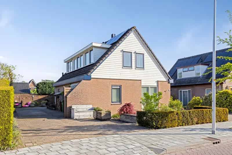 Huis te koop Lunteren: Royale woning met begane grond slaapkamer en badkamer