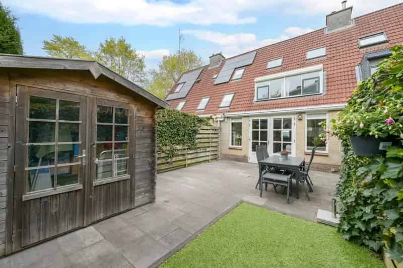 Huis te koop Breukelen: 3 Slaapkamers Moderne Keuken Zonnige Tuin