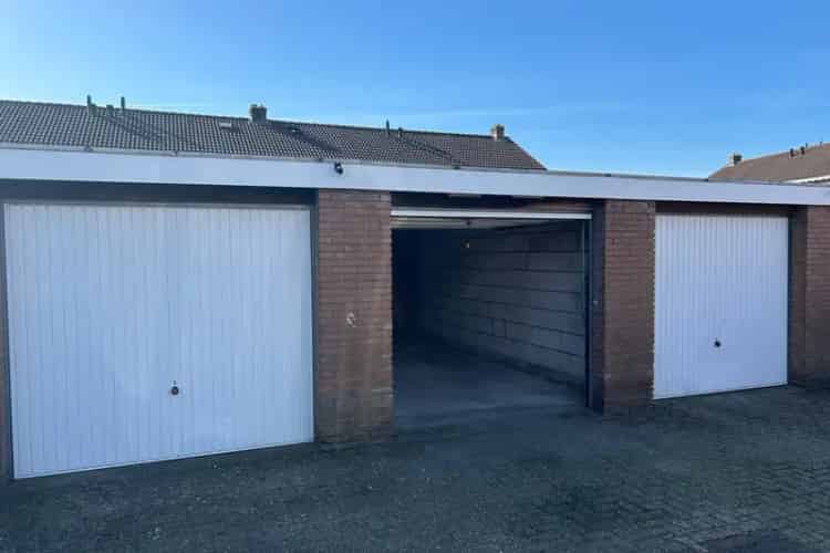 Garagebox Putten Te Koop 16m2 Rustig Hofje