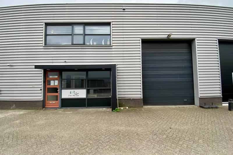 Bedrijfshal te koop Waalwijk 251m2 Haven