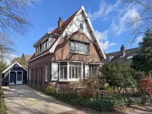 Jaren 30 woning Bergen NH Ruime 3 slaapkamers 2 badkamers