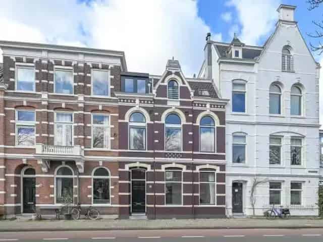 Riant Stadshuis Haarlem Leidsevaart 218m2