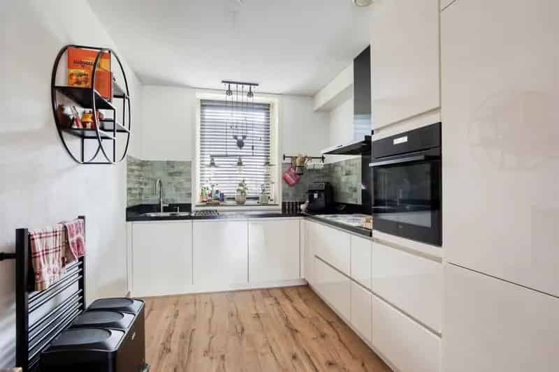 Huis te koop Almere 4 slaapkamers zwembad