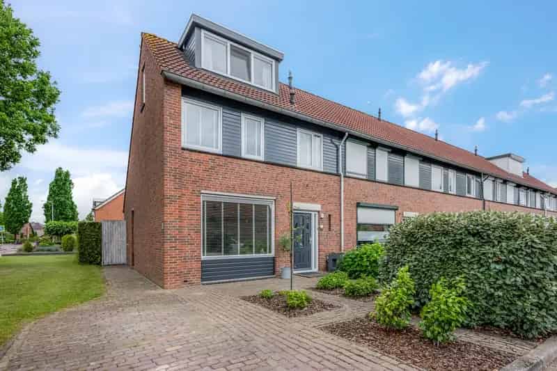 Hoekwoning Bemmel 4 slaapkamers Ruime tuin Moderne keuken