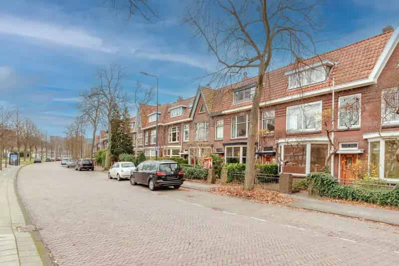 Jaren 30 woning Leiden 4 slaapkamers 3 badkamers lift rolstoeltoegankelijk