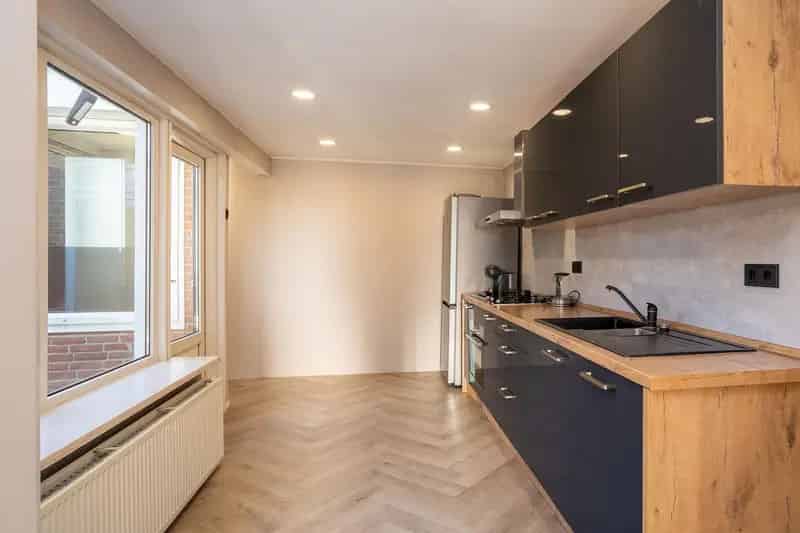 Hoekwoning met kantoor aan huis nabij Enschede centrum