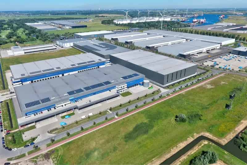 Bedrijfshal te Huur Amsterdam 7280m2 Logistiek