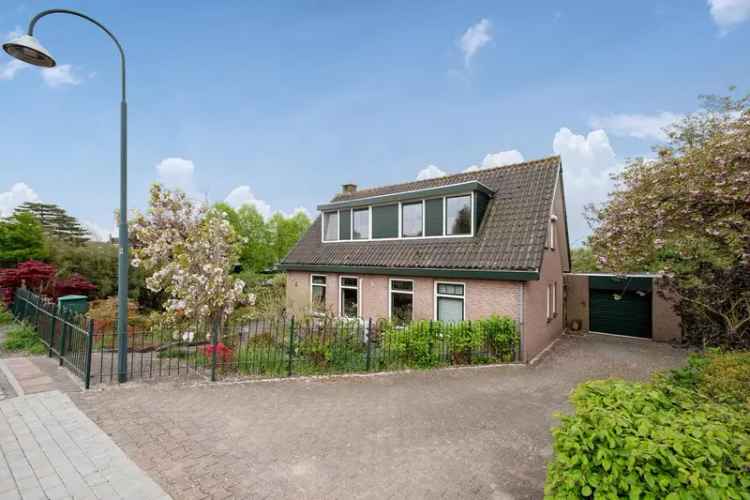Vrijstaande woning Zoetermeer Voorweg 1051m2 tuin