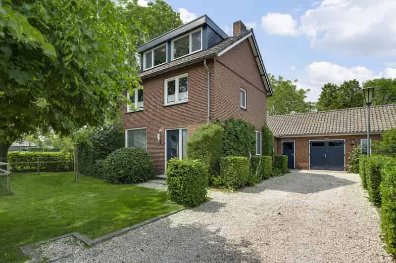 Royale woning met multifunctionele ruimte te Leveroy